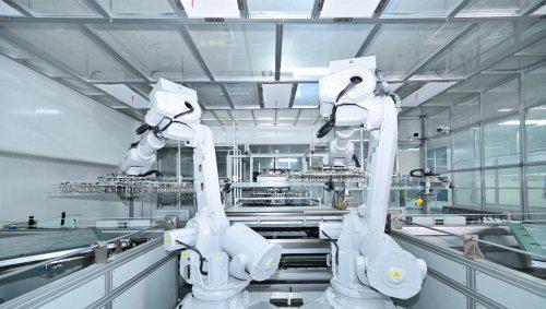 达沃斯论坛闪耀时刻 海信电视荣获全球电视行业唯一“灯塔工厂”大奖